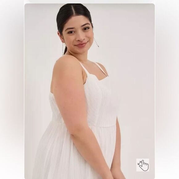 TORRID Maxi Chiffon And Lurex Tiered Dress , white & gold , size 1/1X/14-16. - Picture 2 of 11